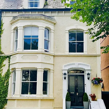 Willesden, Apartment 1, A Beautifully Furnished One Bedroomed Apartment In The Heart Of Llandudno Exterior photo