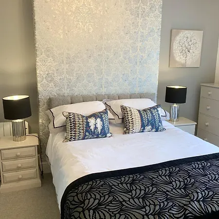 Willesden, Apartment 1, A Beautifully Furnished One Bedroomed Apartment In The Heart Of Llandudno Exterior photo