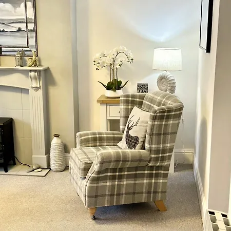 Willesden, Apartment 1, A Beautifully Furnished One Bedroomed Apartment In The Heart Of Llandudno Exterior photo