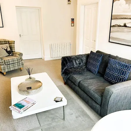 Willesden, Apartment 1, A Beautifully Furnished One Bedroomed Apartment In The Heart Of Llandudno Exterior photo