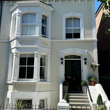 Willesden, Apartment 1, A Beautifully Furnished One Bedroomed Apartment In The Heart Of Llandudno Exterior photo