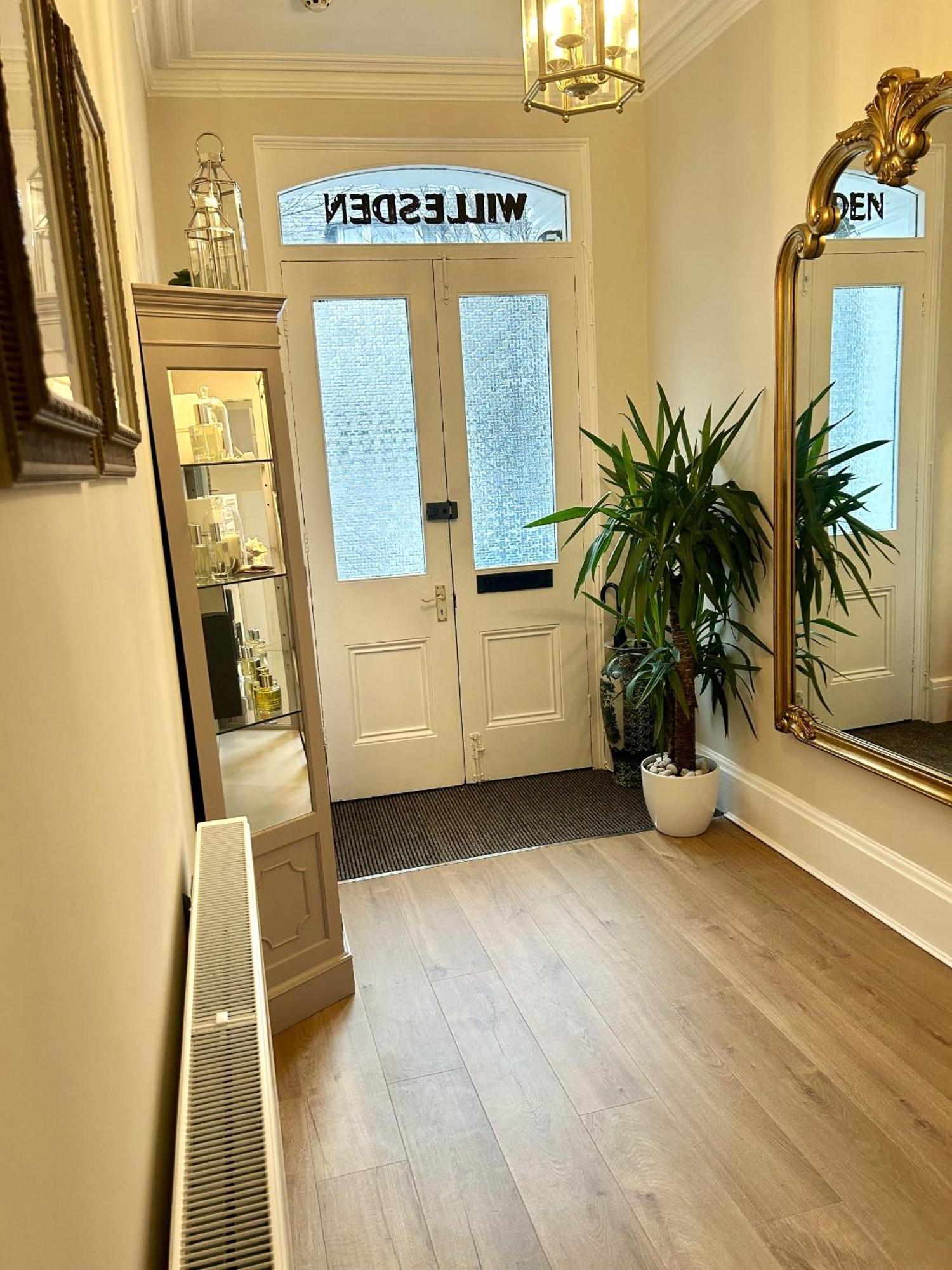 Willesden, 1, A Beautifully Furnished One Bedroomed In The Heart Of Appartement