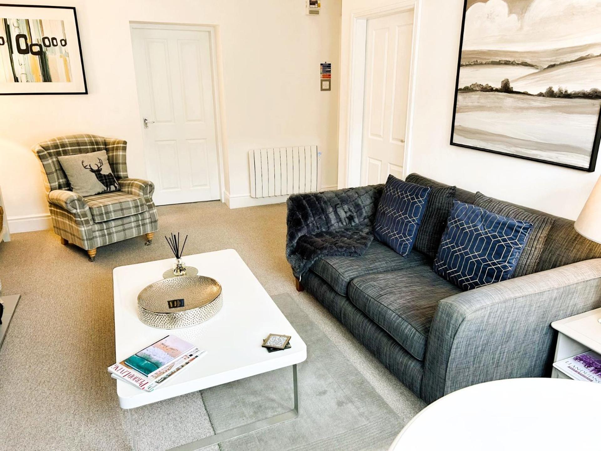 Willesden, 1, A Beautifully Furnished One Bedroomed In The Heart Of Apartment *