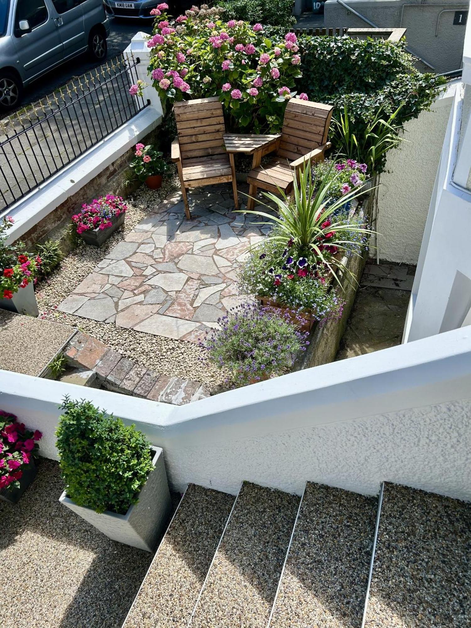 Willesden, 1, A Beautifully Furnished One Bedroomed In The Heart Of * Llandudno